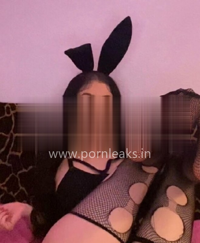 ARIANASTIEXXX