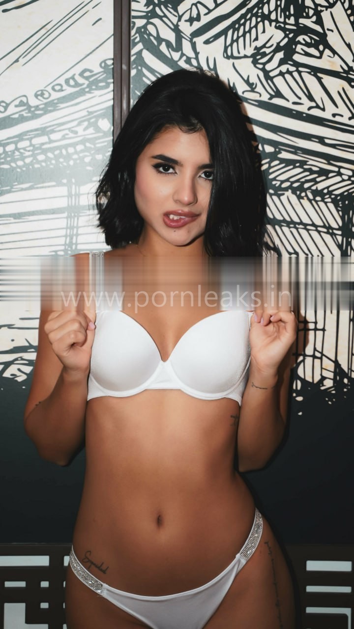 KarenParachini15GB